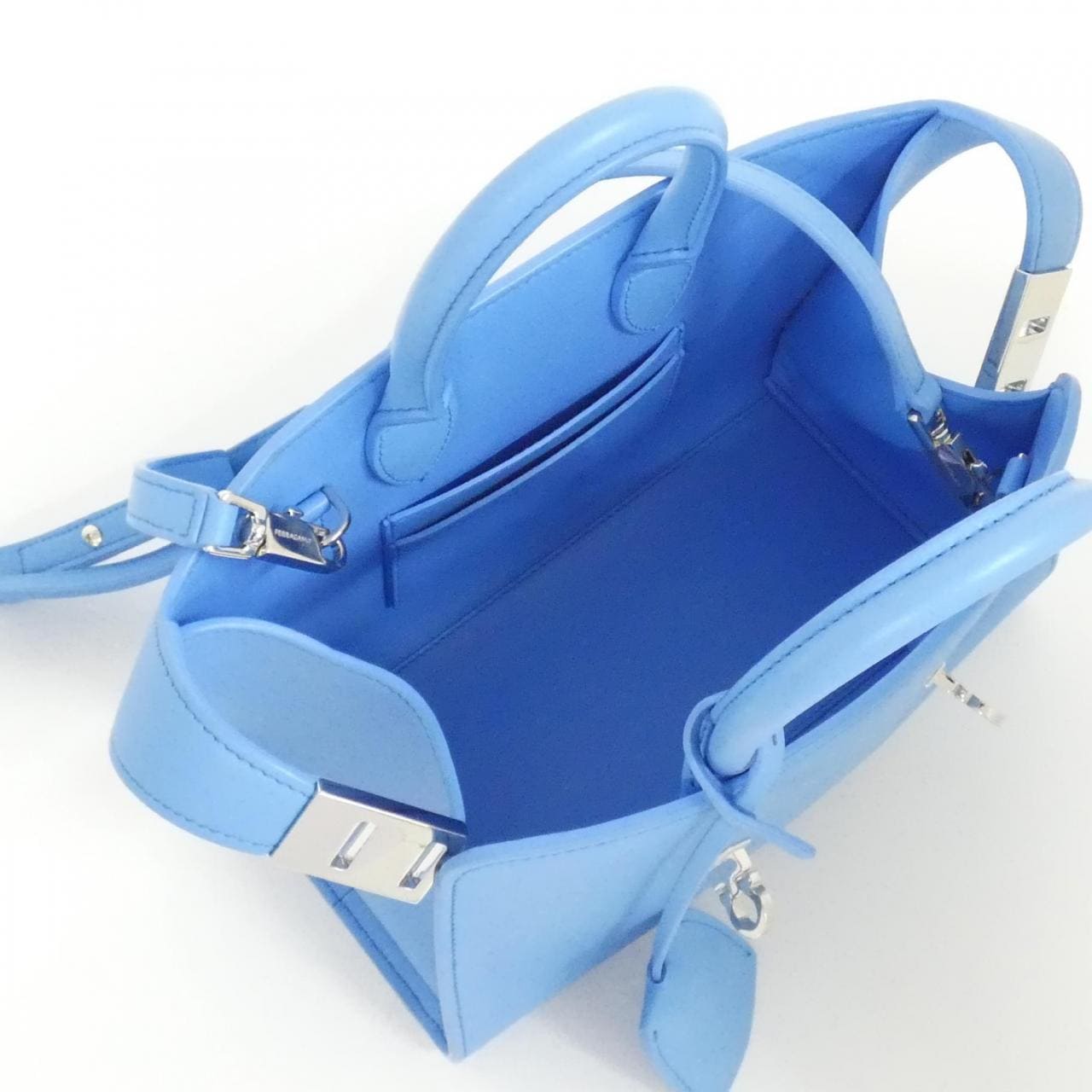 サルヴァトーレフェラガモ 21 5975 バッグ