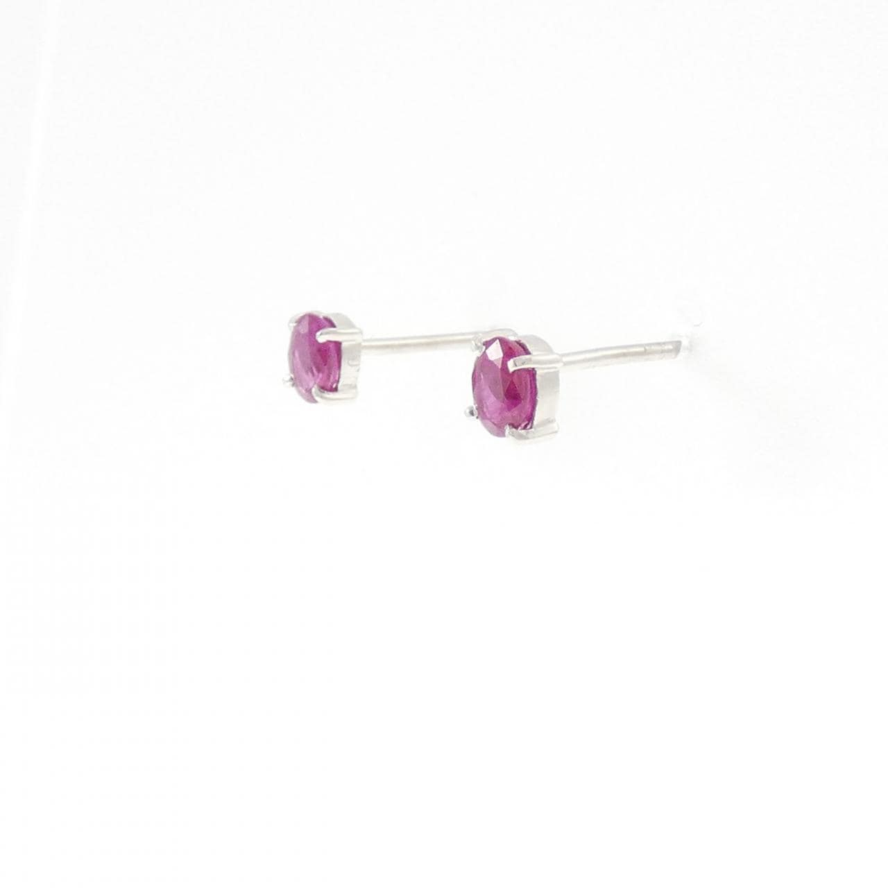 PT900 ルビー ピアス 0.6CT