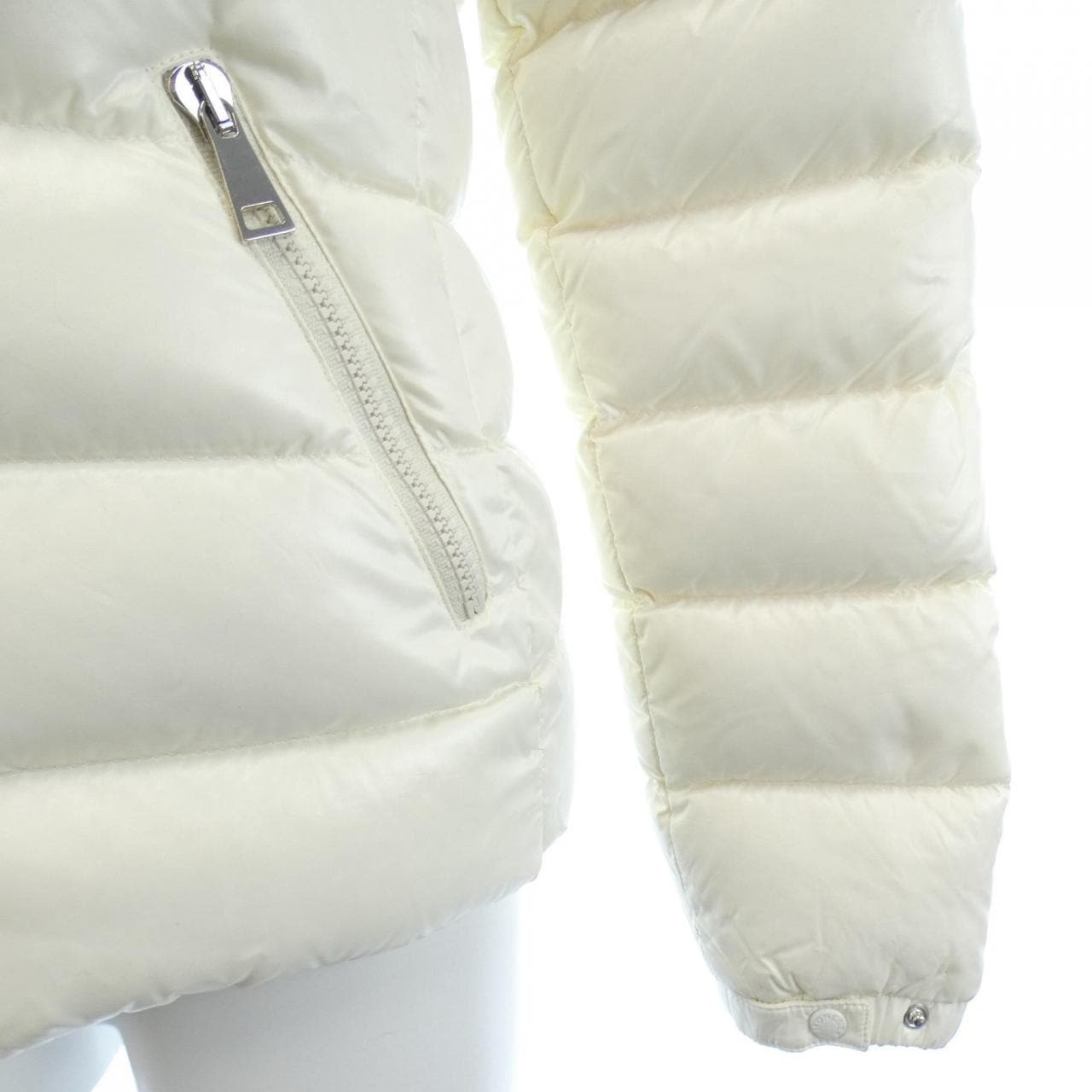 モンクレール MONCLER ダウンジャケット