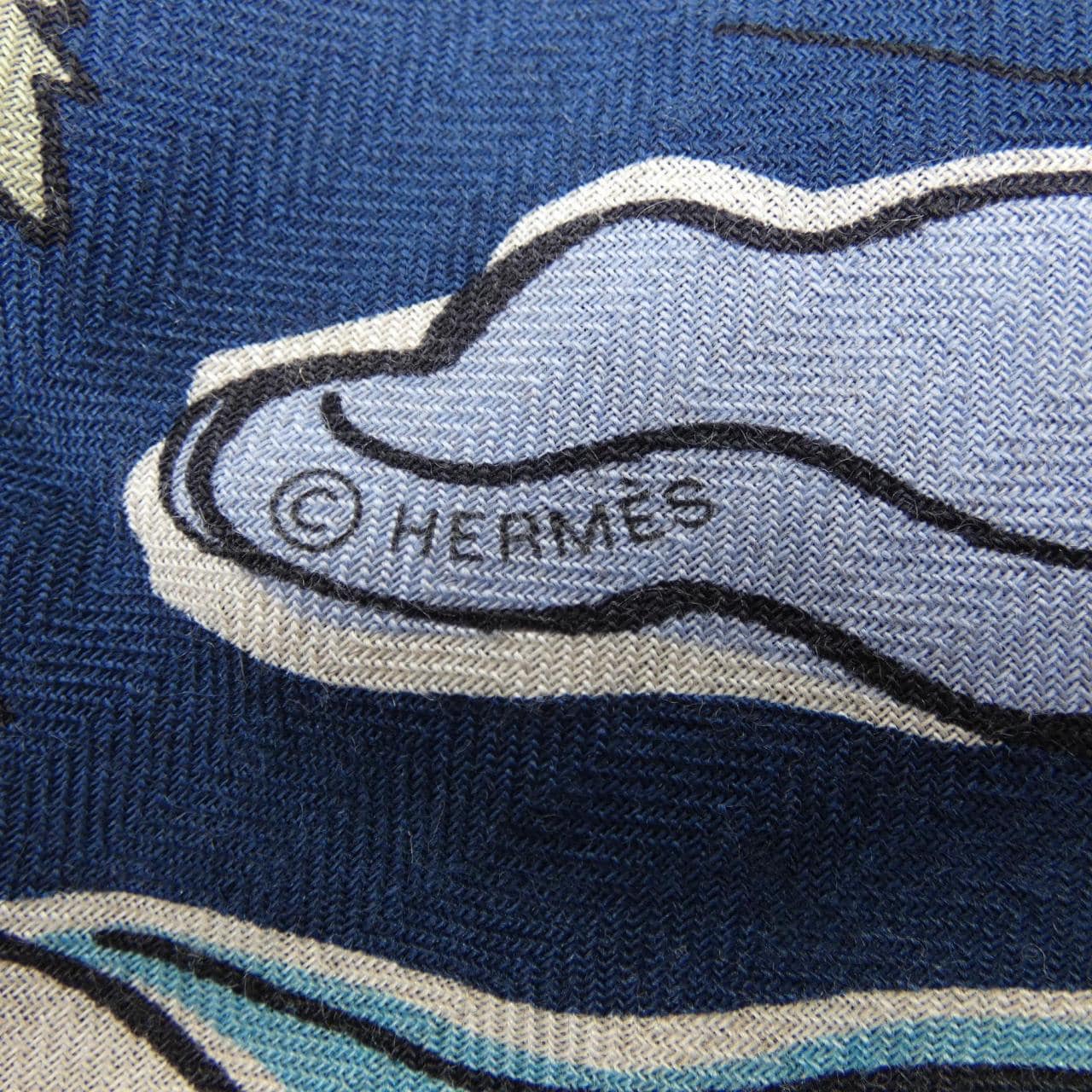 エルメス HERMES MILLE ET UN LAPINS H364007S トライアングルジェアン ショール