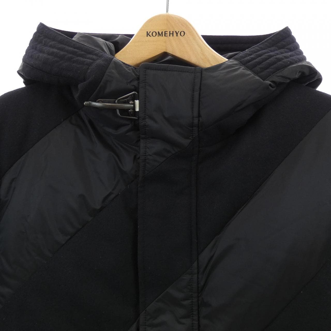 モンクレールガムブルー MONCLER GAMMEBLEU 323914134880 ダウンジャケット