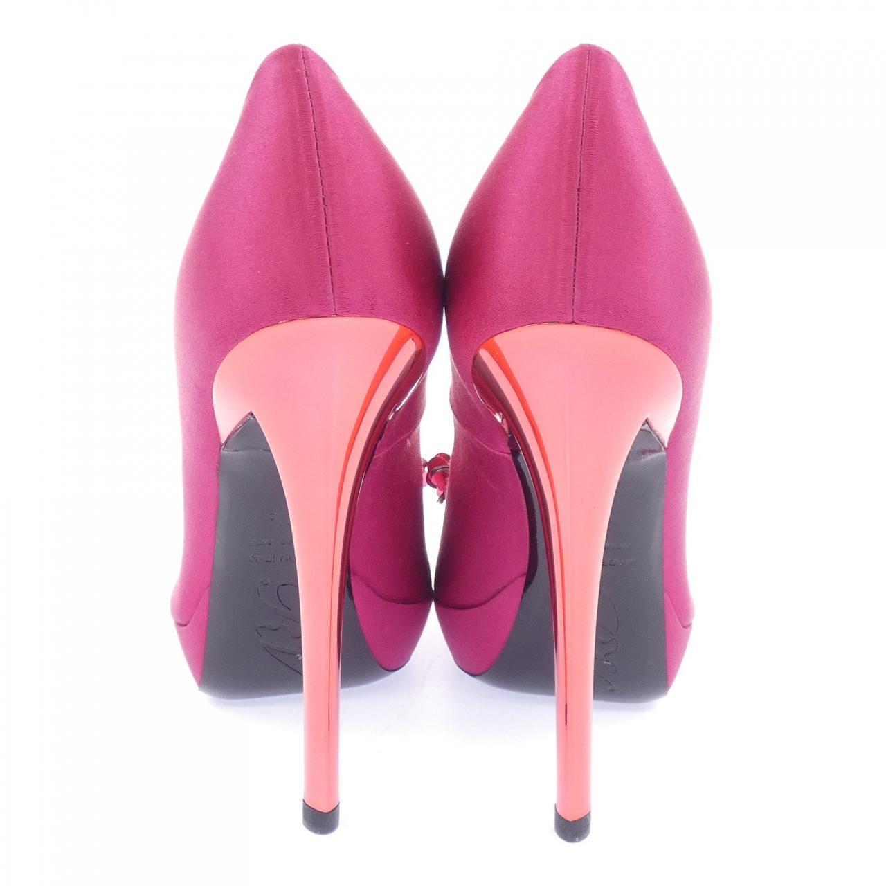 ロジェヴィヴィエ ROGER VIVIER パンプス
