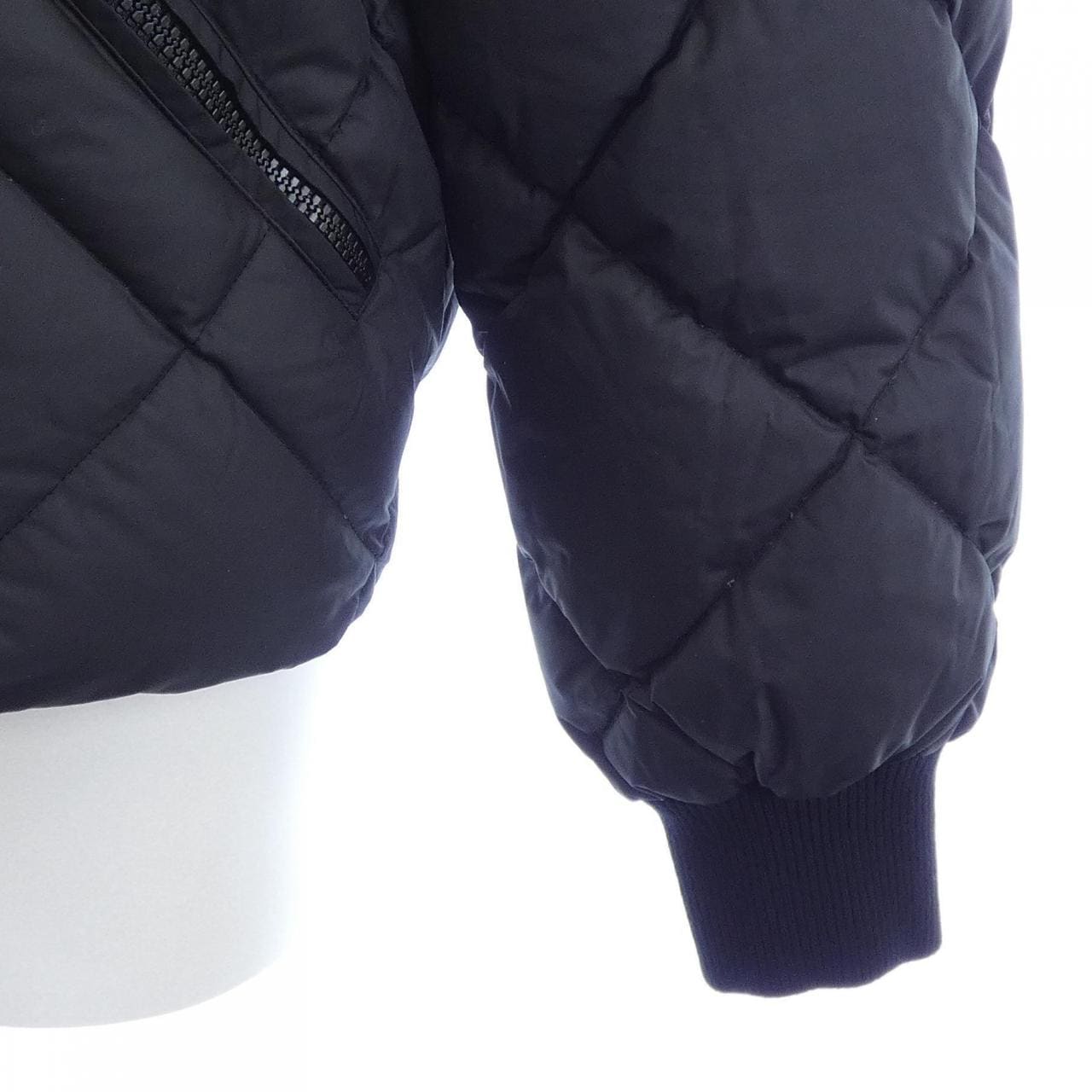 エルメス HERMES LA PROMENADE DU MATIN 2H0159D4 ダウンジャケット