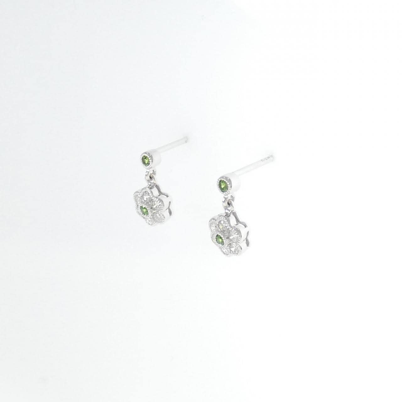 K18WG flower Demantoid garnet earrings 0.07CT
