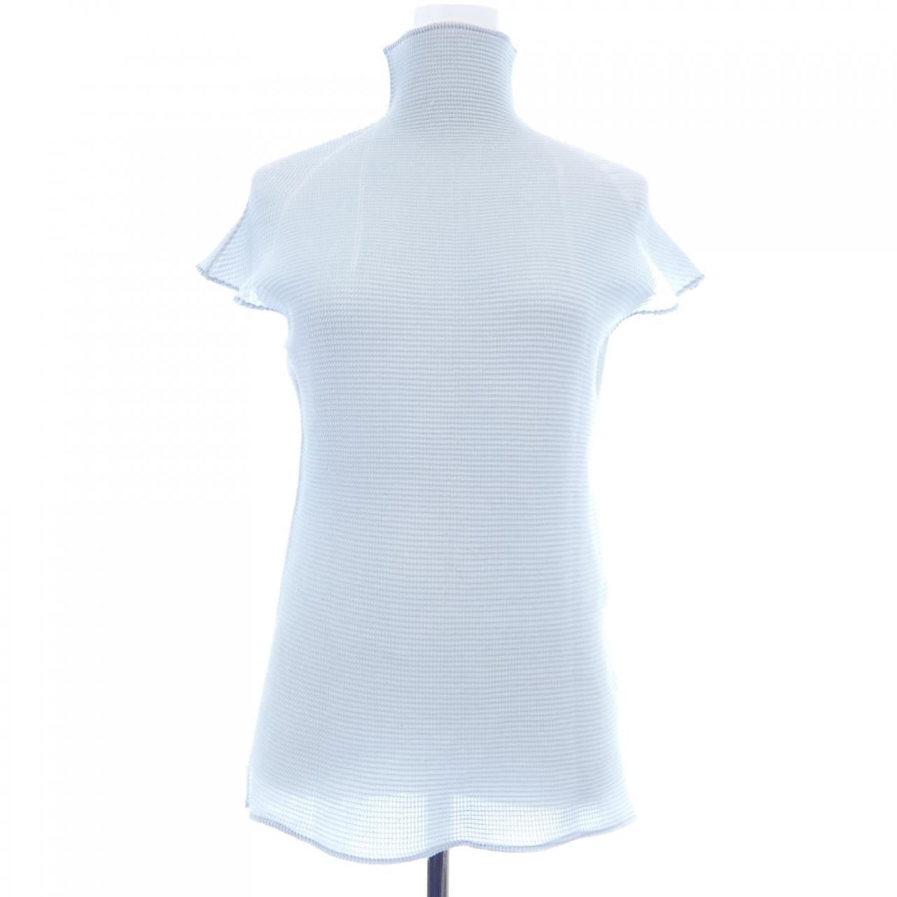 イッセイミヤケ ISSEY MIYAKE トップス