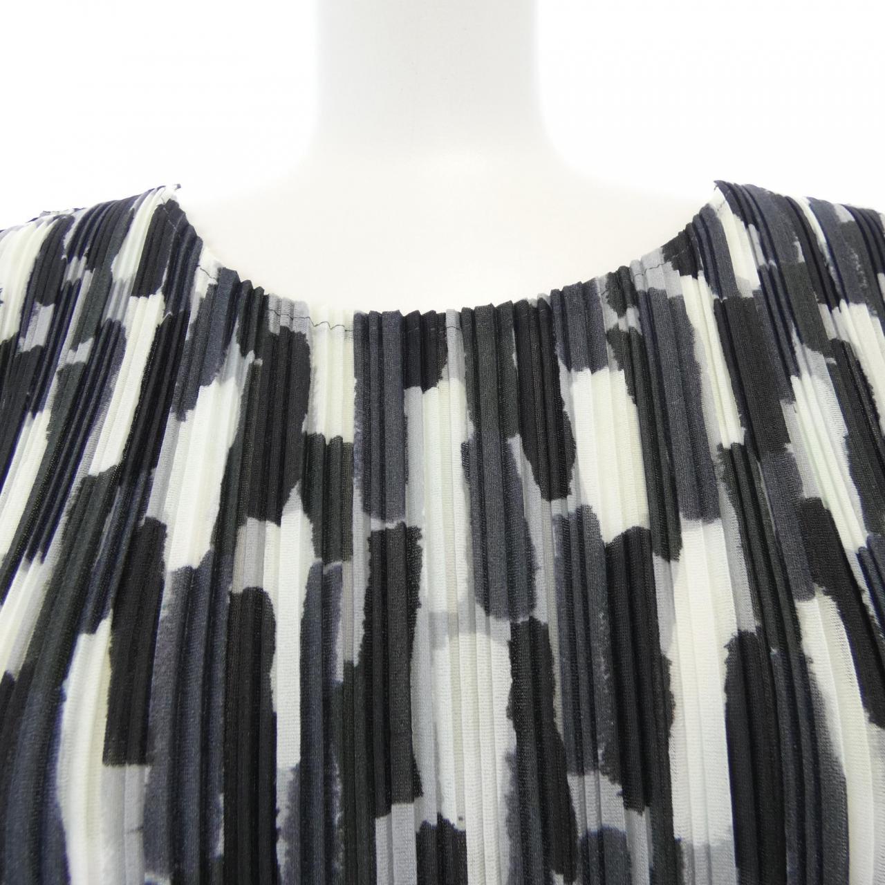 プリーツプリーズ PLEATS PLEASE PP33-FK333 トップス