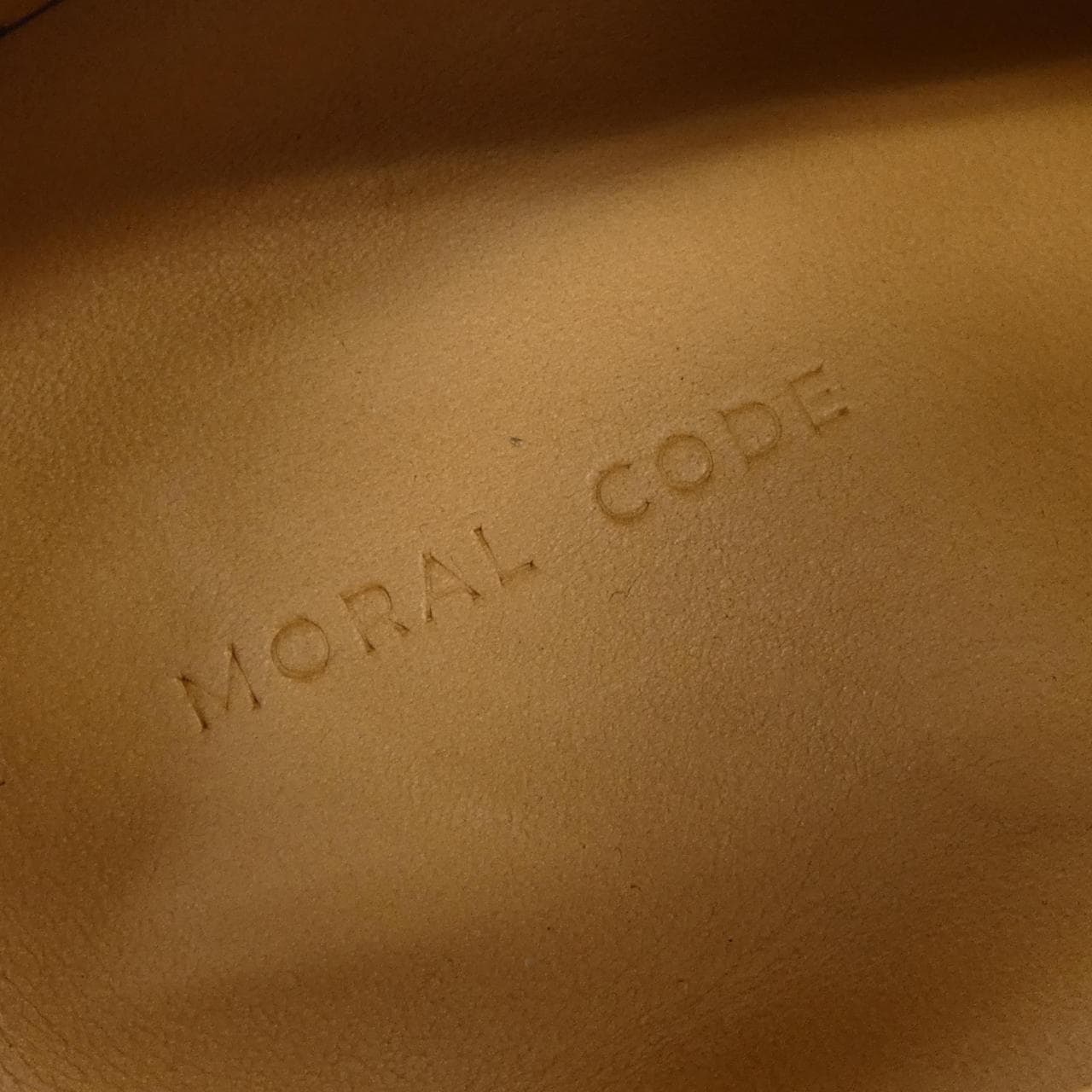 MORAL CODE スニーカー