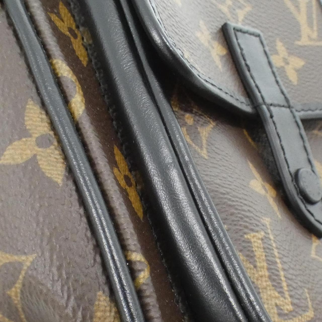 LOUIS VUITTON Monogram Macassar Christopher 可穿戴钱包 M69404 单肩包