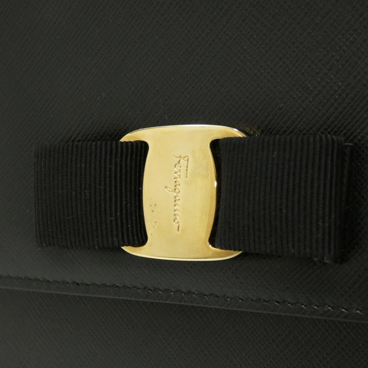 サルヴァトーレフェラガモ GINNY 21 E480 ショルダーバッグ