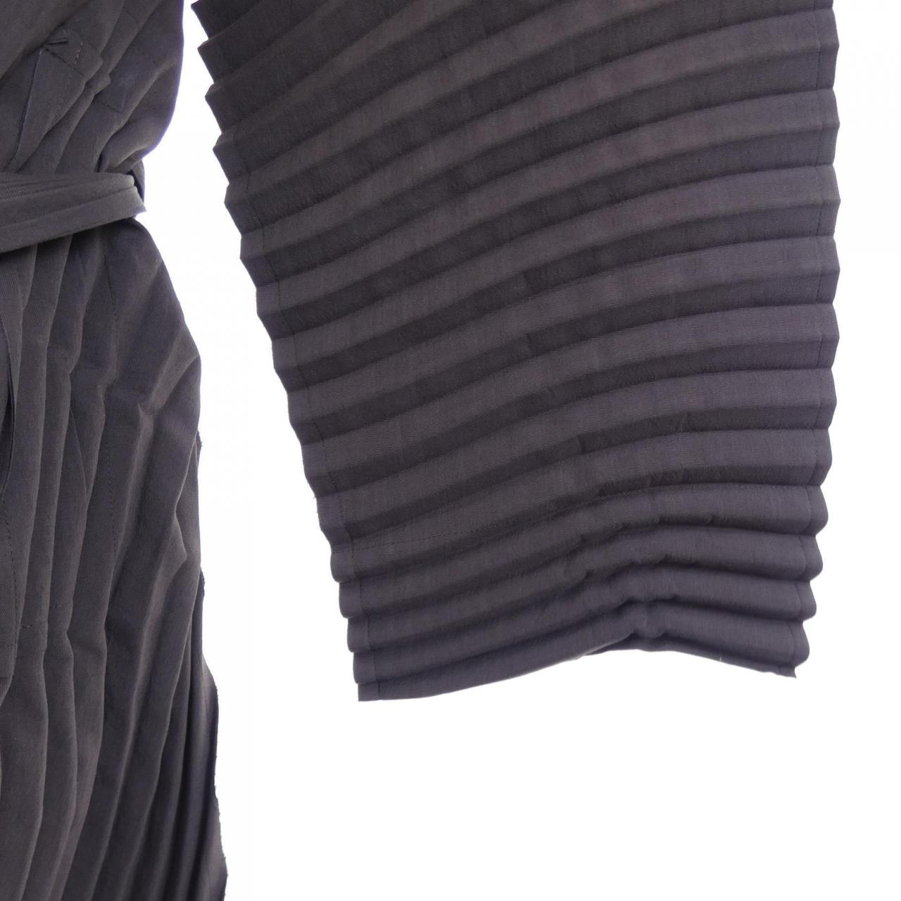 イッセイミヤケ ISSEY MIYAKE IM51-FA634 コート