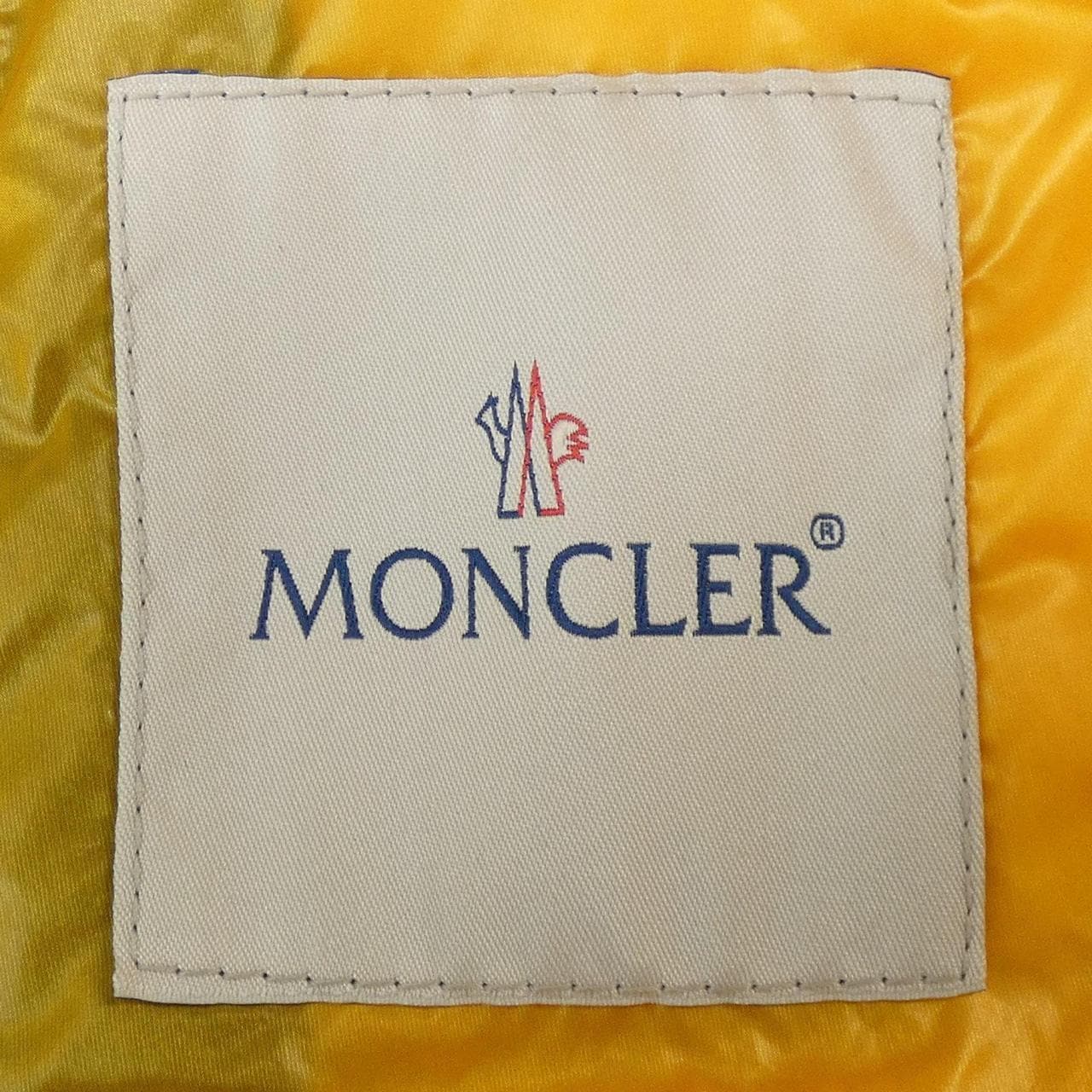 モンクレール MONCLER ダウンジャケット