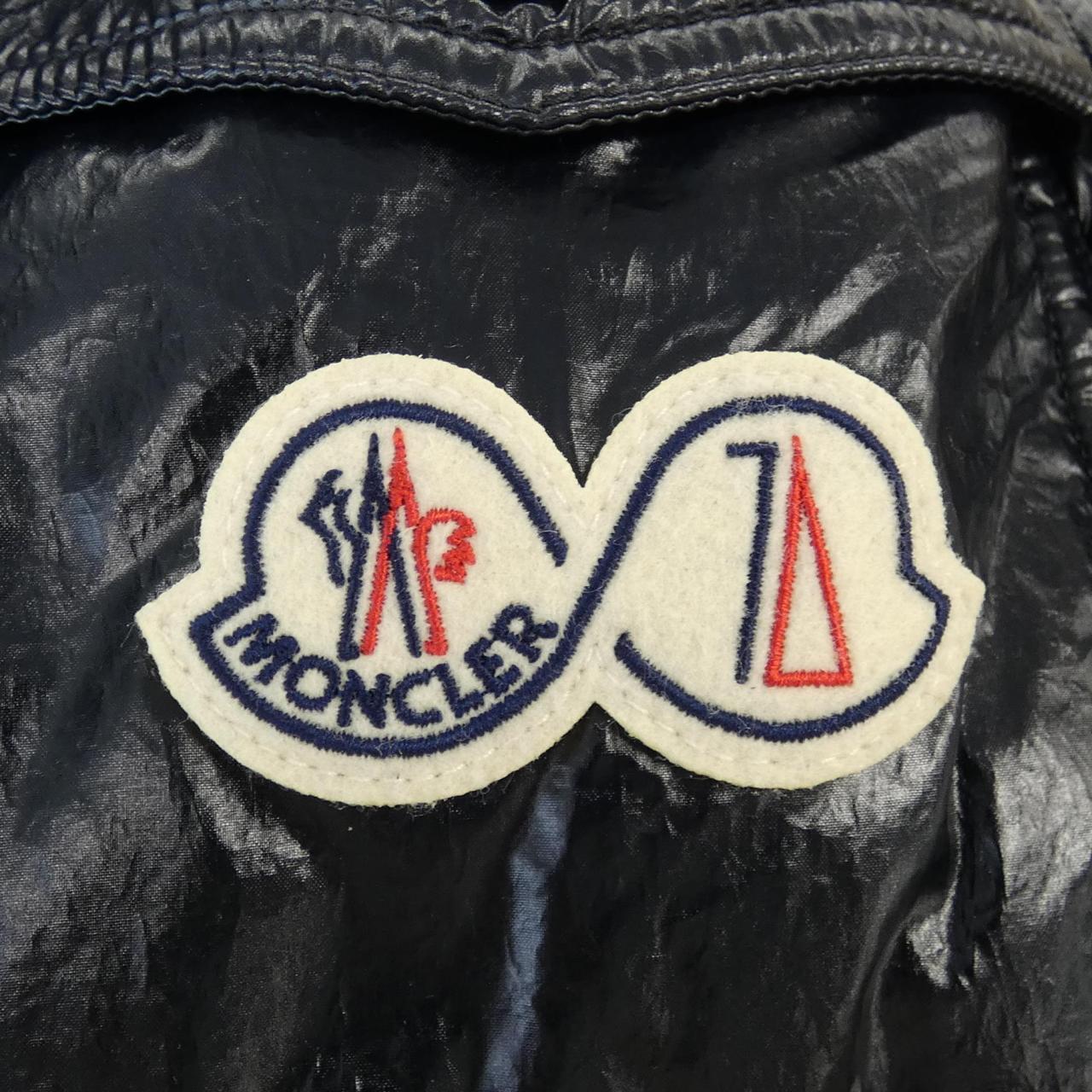 モンクレール MONCLER ダウンジャケット