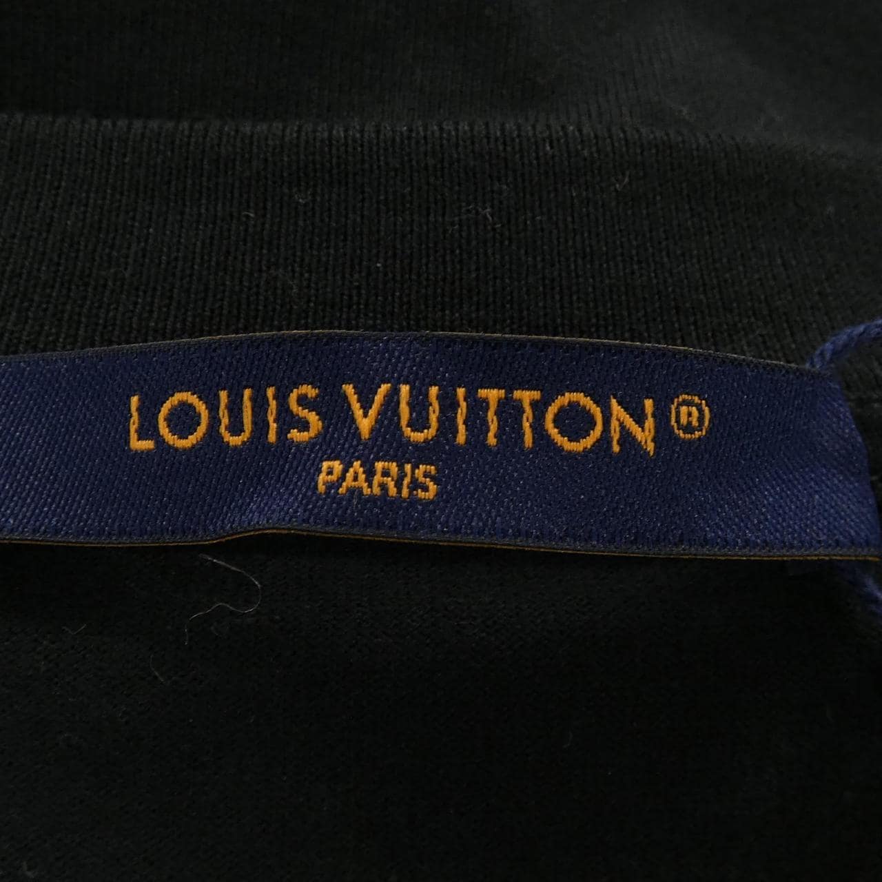 ルイヴィトン LOUIS VUITTON エンボスLVコットンTシャツ HNY55WDT3 Tシャツ