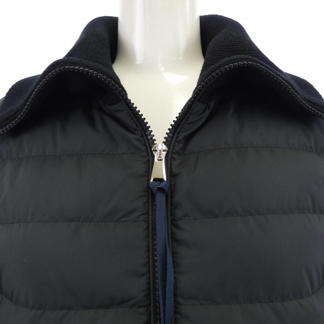 【新品】モンクレール MONCLER 20939B00035 ダウンジャケット