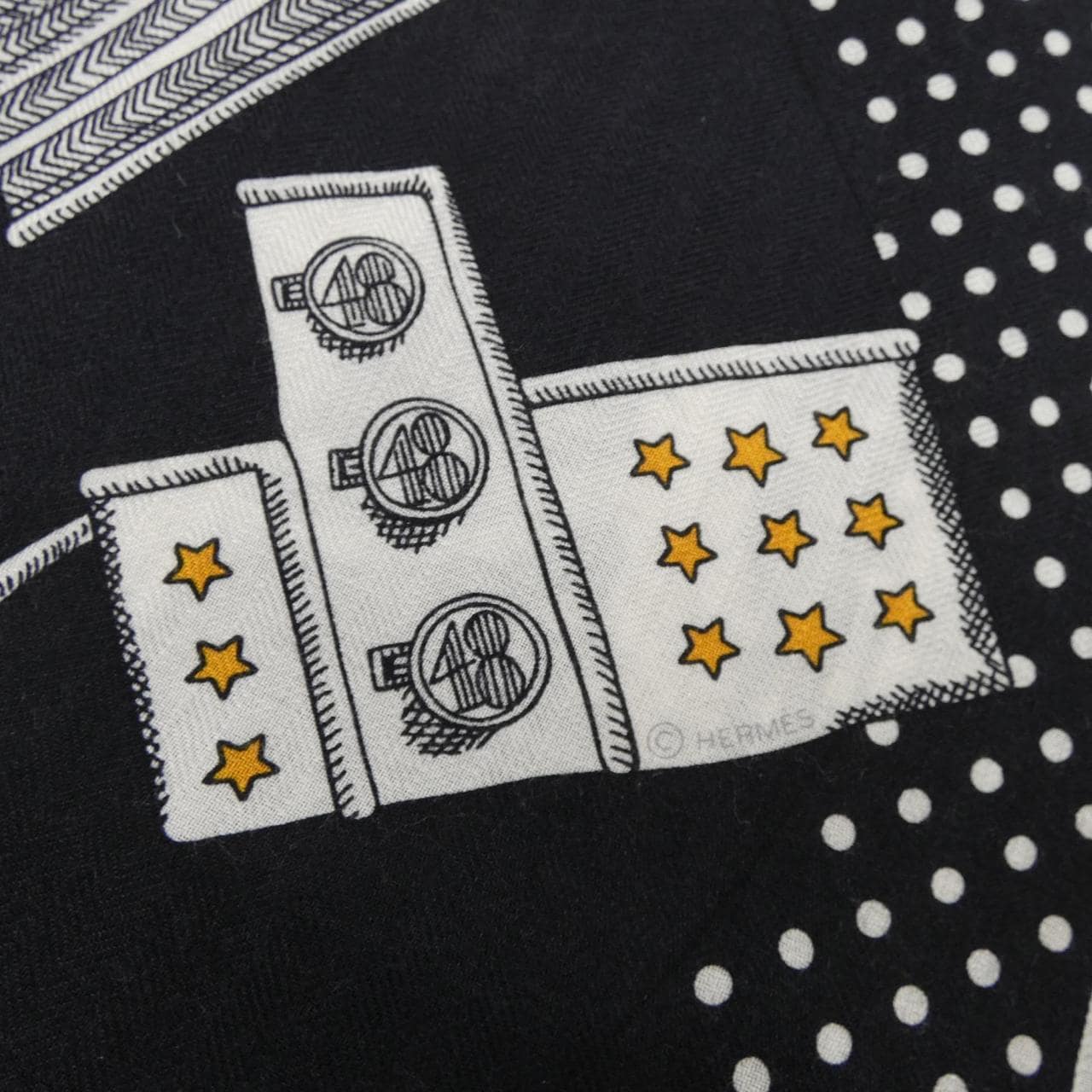 エルメス HERMES ZOUAVES ET DRAGONS BANDANA H244048S カレジェアン140 ショール