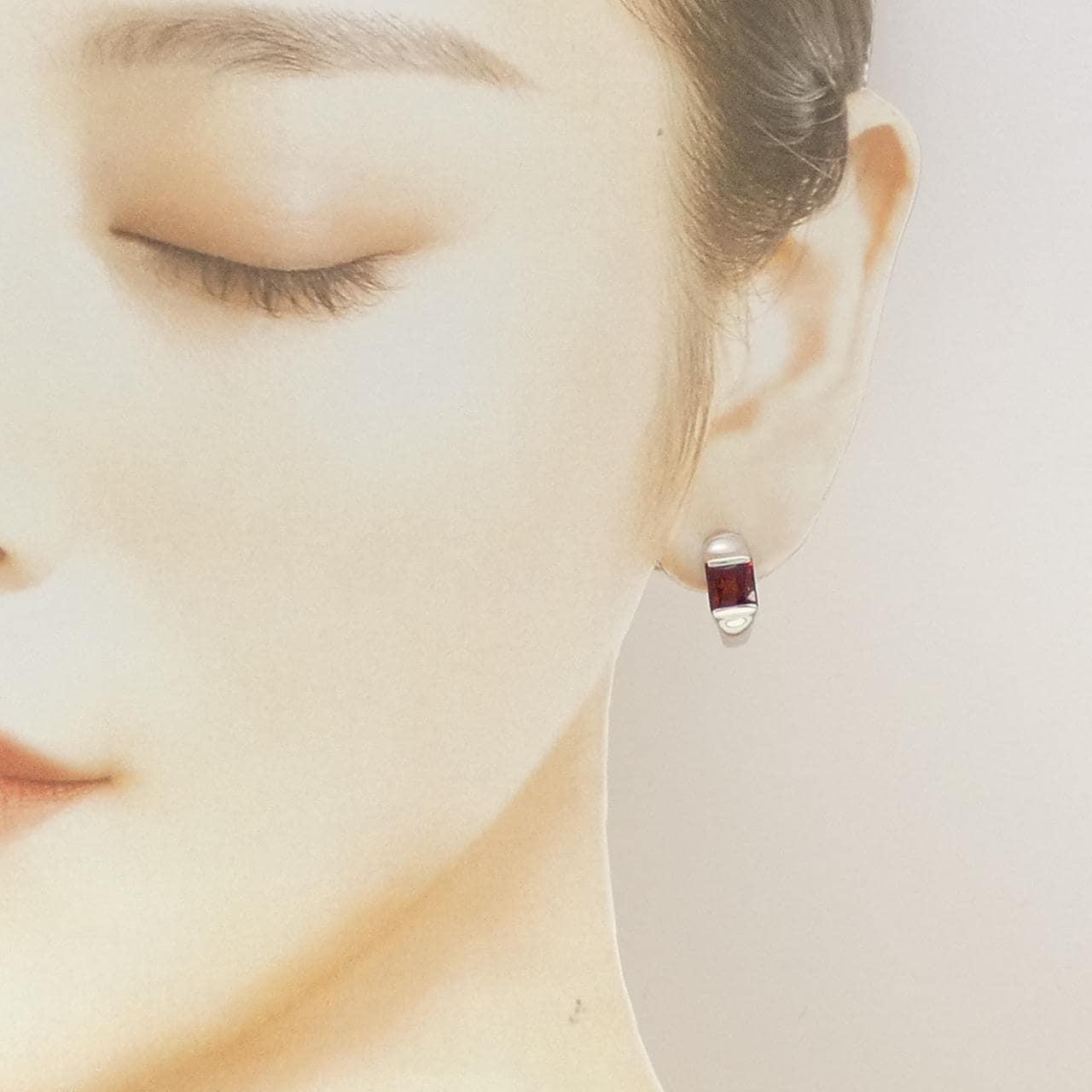 K18WG ガーネット ピアス