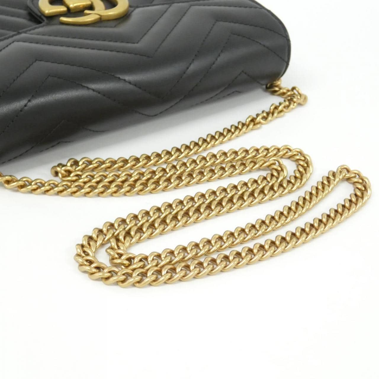 グッチ GG MARMONT 474575 DTD1T ショルダーバッグ