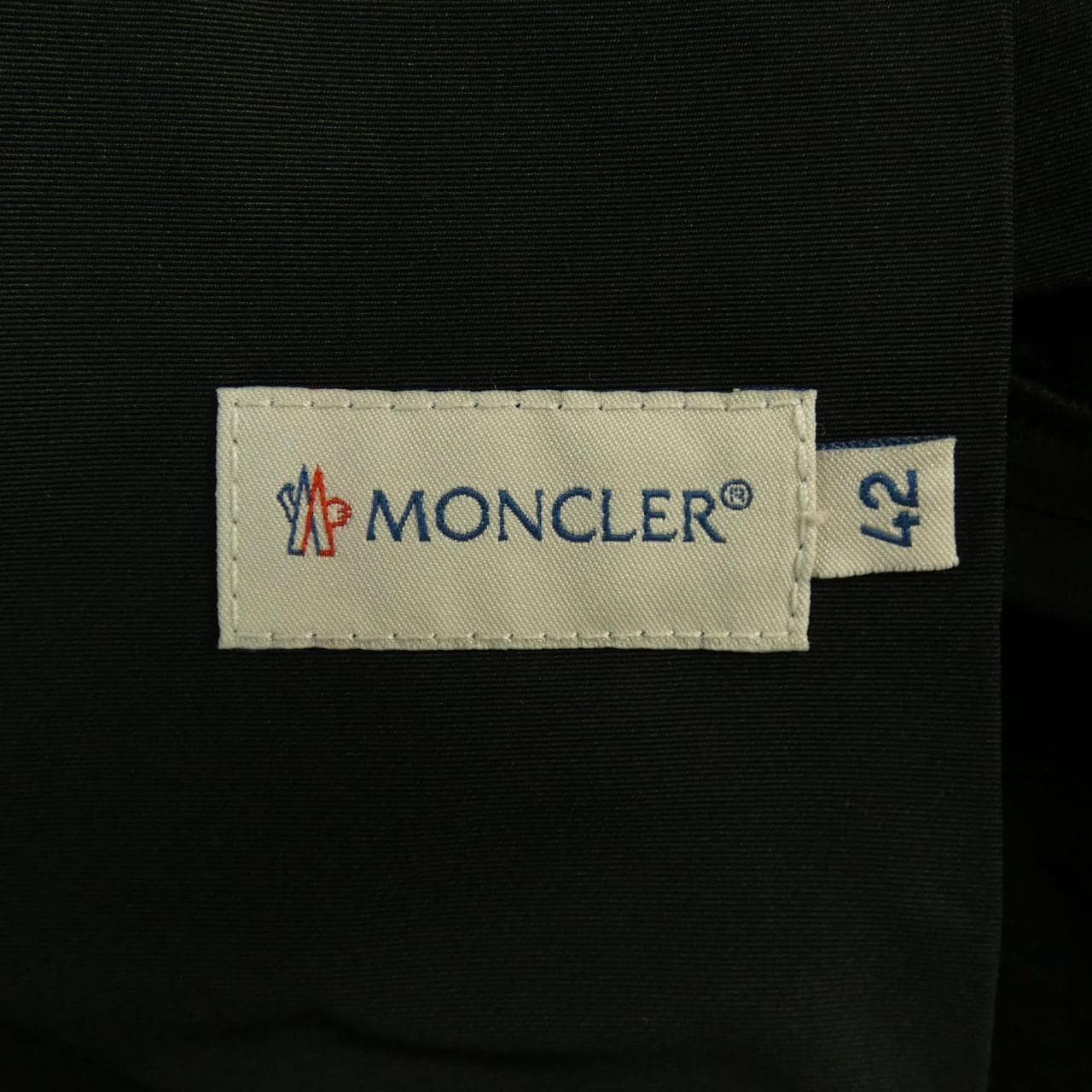 モンクレール MONCLER 141-093-18469-00 ショートパンツ