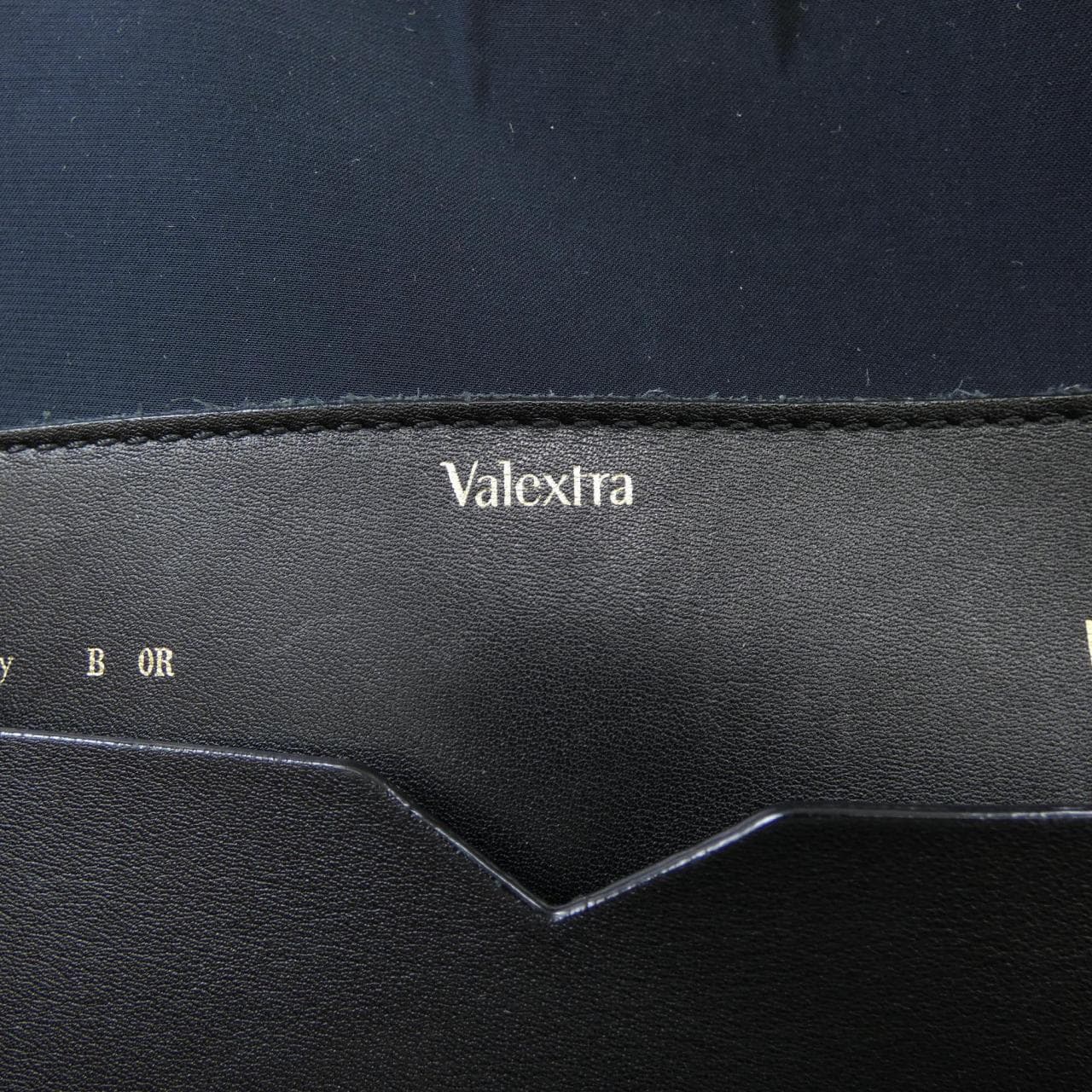 ヴァレクストラ VALEXTRA K-VAL BAG