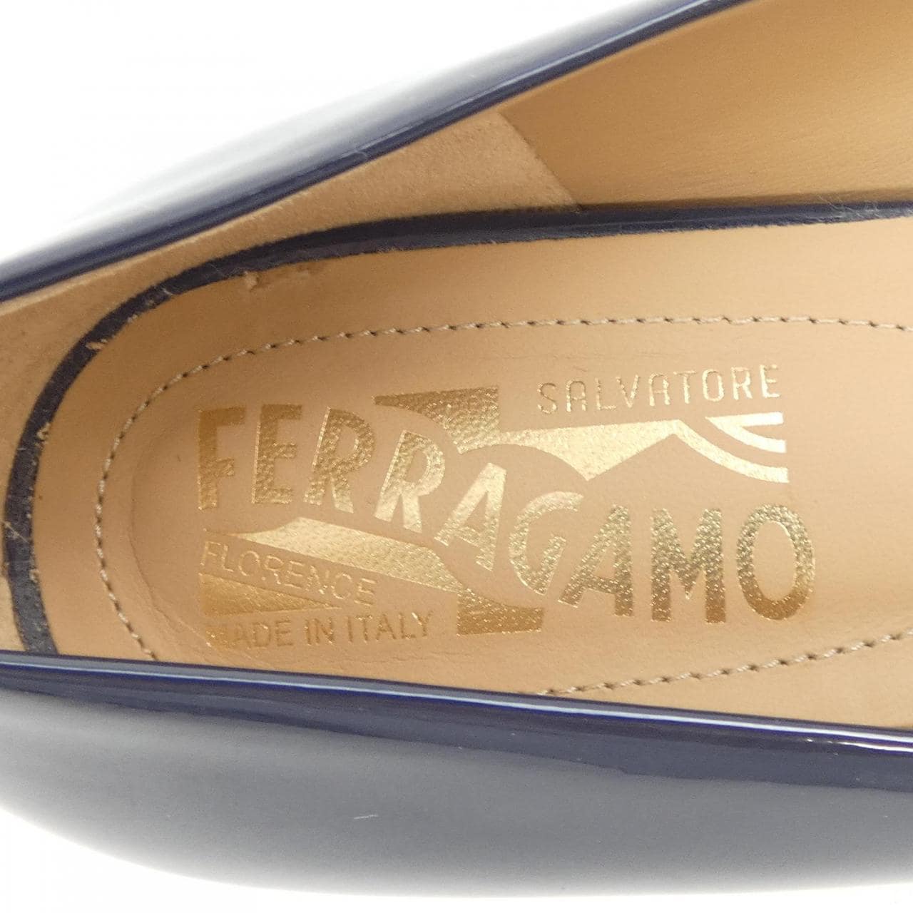 サルヴァトーレフェラガモ SALVATORE FERRAGAMO フラットシューズ