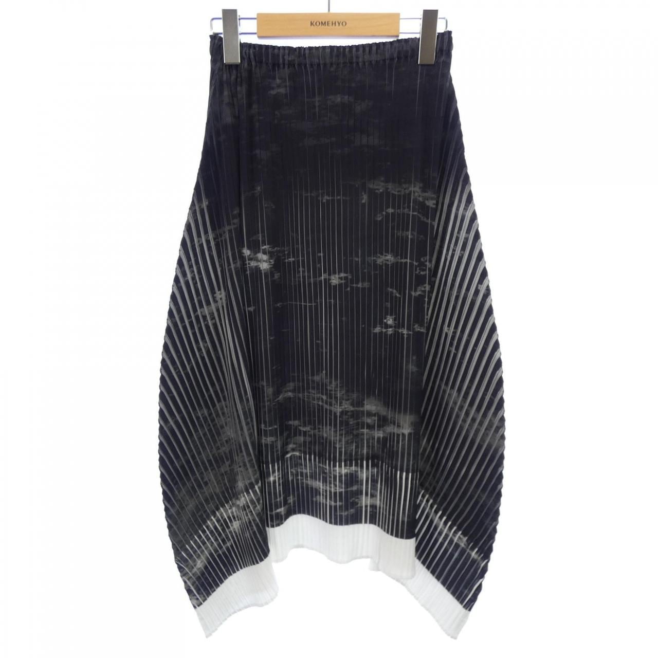 イッセイミヤケ ISSEY MIYAKE IM51FG127 スカート