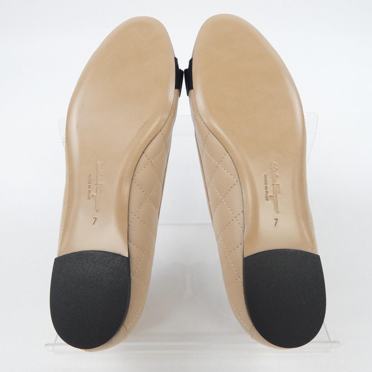 サルヴァトーレフェラガモ SALVATORE FERRAGAMO パンプス