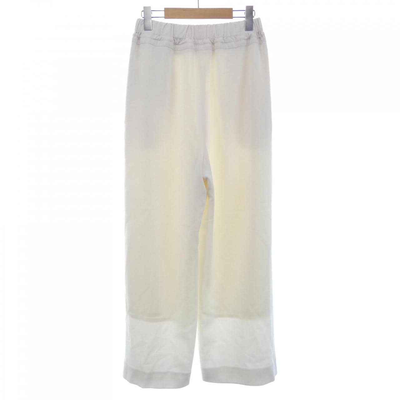 ベイジュ BEIGE. パンツ