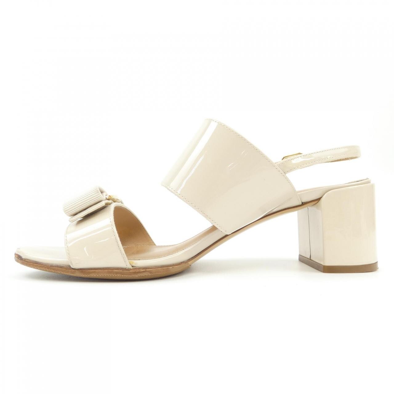 サルヴァトーレフェラガモ SALVATORE FERRAGAMO サンダル