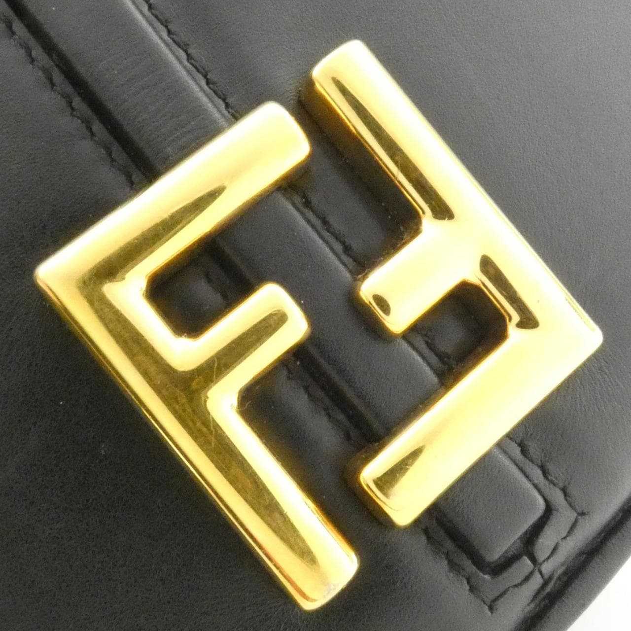フェンディ カ　モン スモール 8BS082 AQ0L ショルダーバッグ