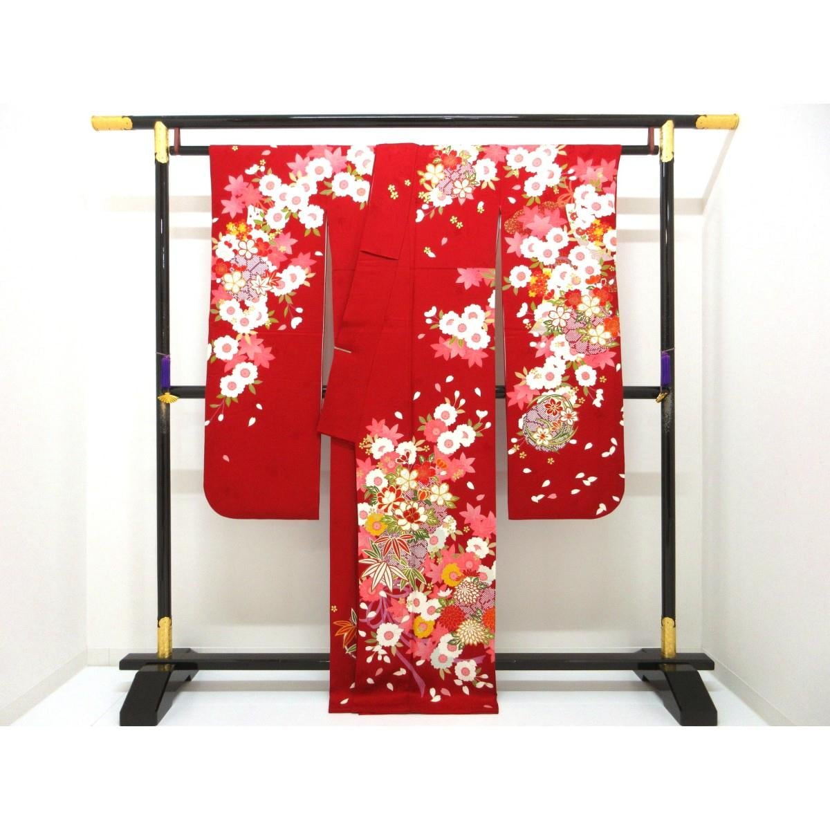 振袖　友禅金彩加工　刺繍入り