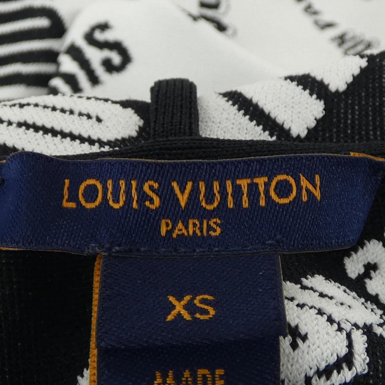 ルイヴィトン LOUIS VUITTON スランティドシグネチャー FLKC93IT1 パーカー