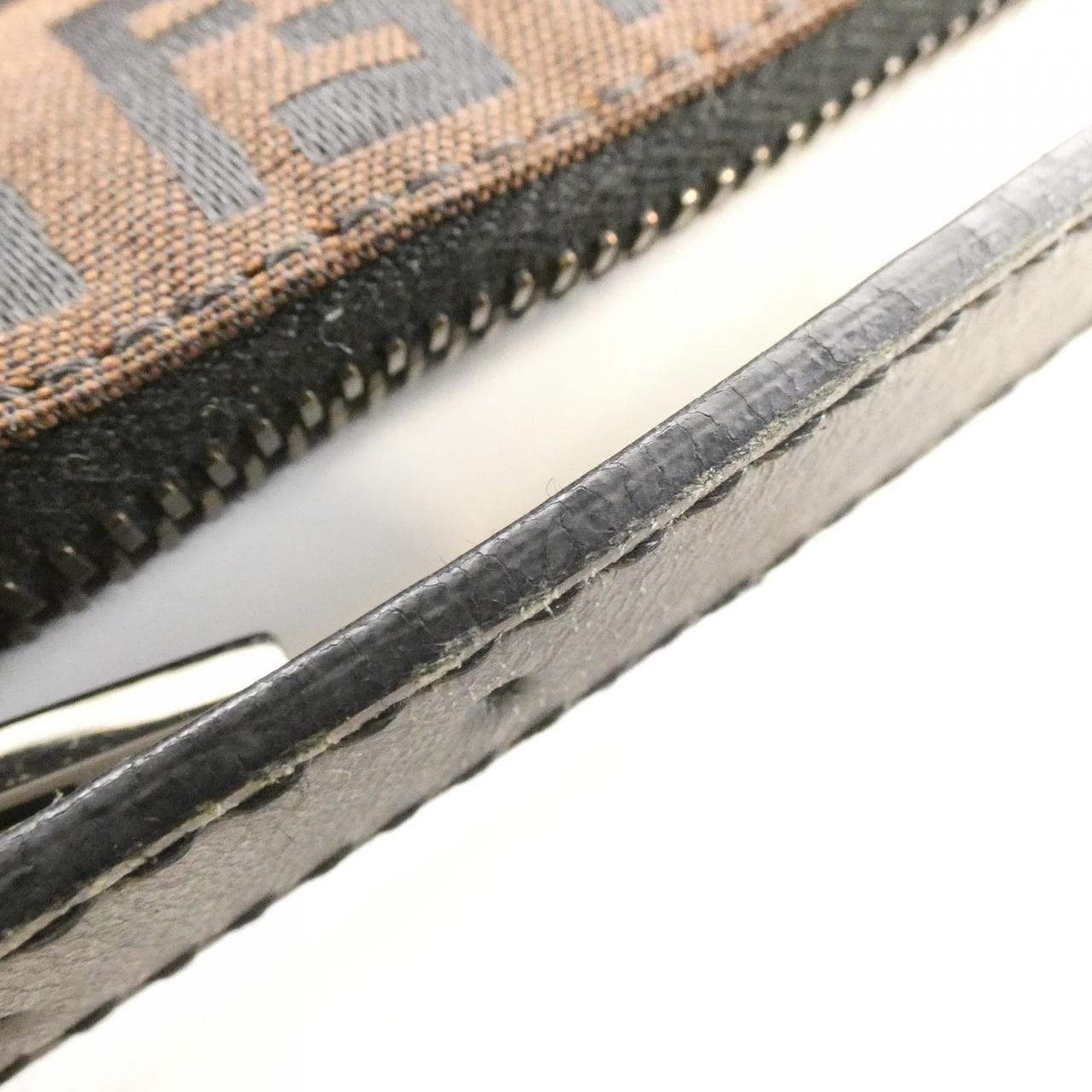 フェンディ 8N0005 JQ5 バッグ