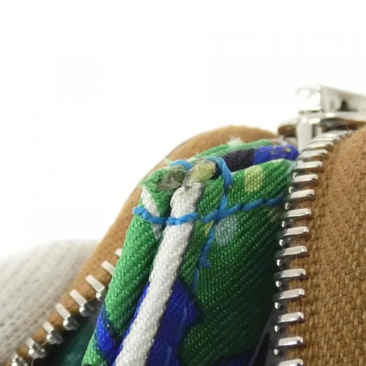 エルメス EN LIBERTE シルク イン コンパクト 084266CK 財布