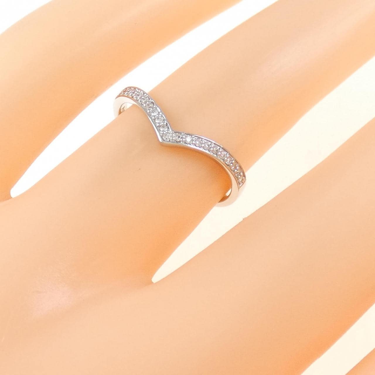 [BRAND NEW] PT Diamond Ring 0.07CT