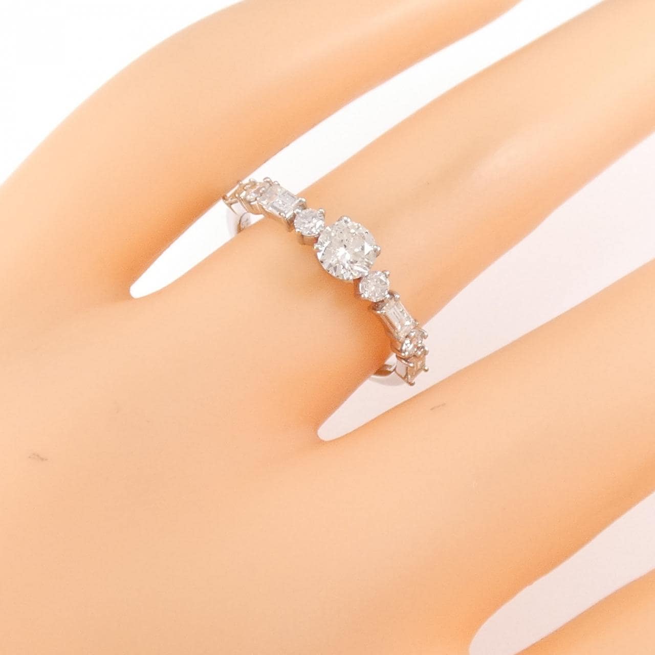 【新品】PT900 ダイヤモンド リング 0.318CT H SI2 EXT
