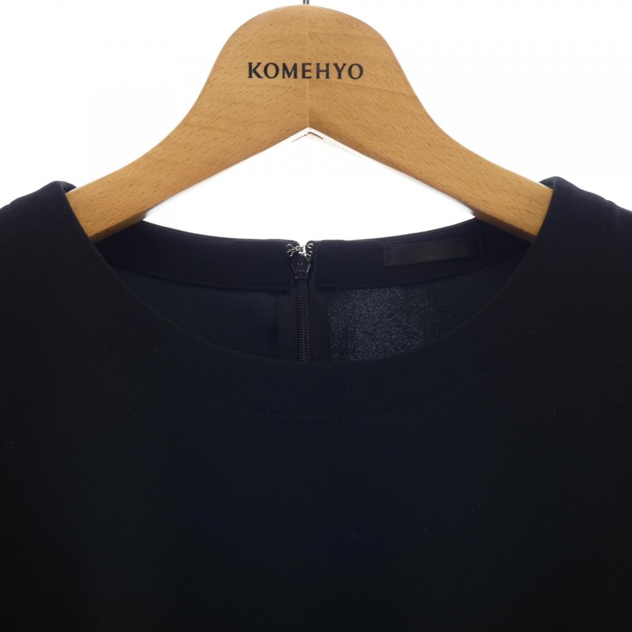 トゥービーシック TO BE CHIC トップス