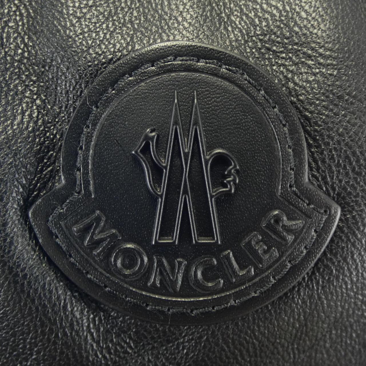 モンクレール MONCLER ダウンジャケット