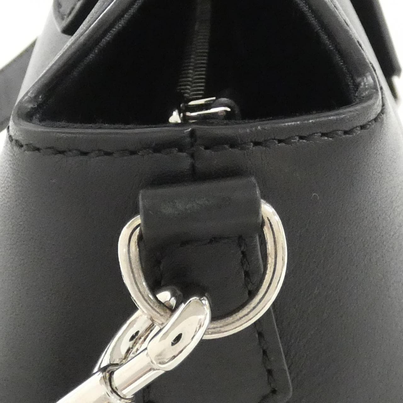 フェンディ バイ ザ ウェイ ミディアム 8BL146 1D5 バッグ