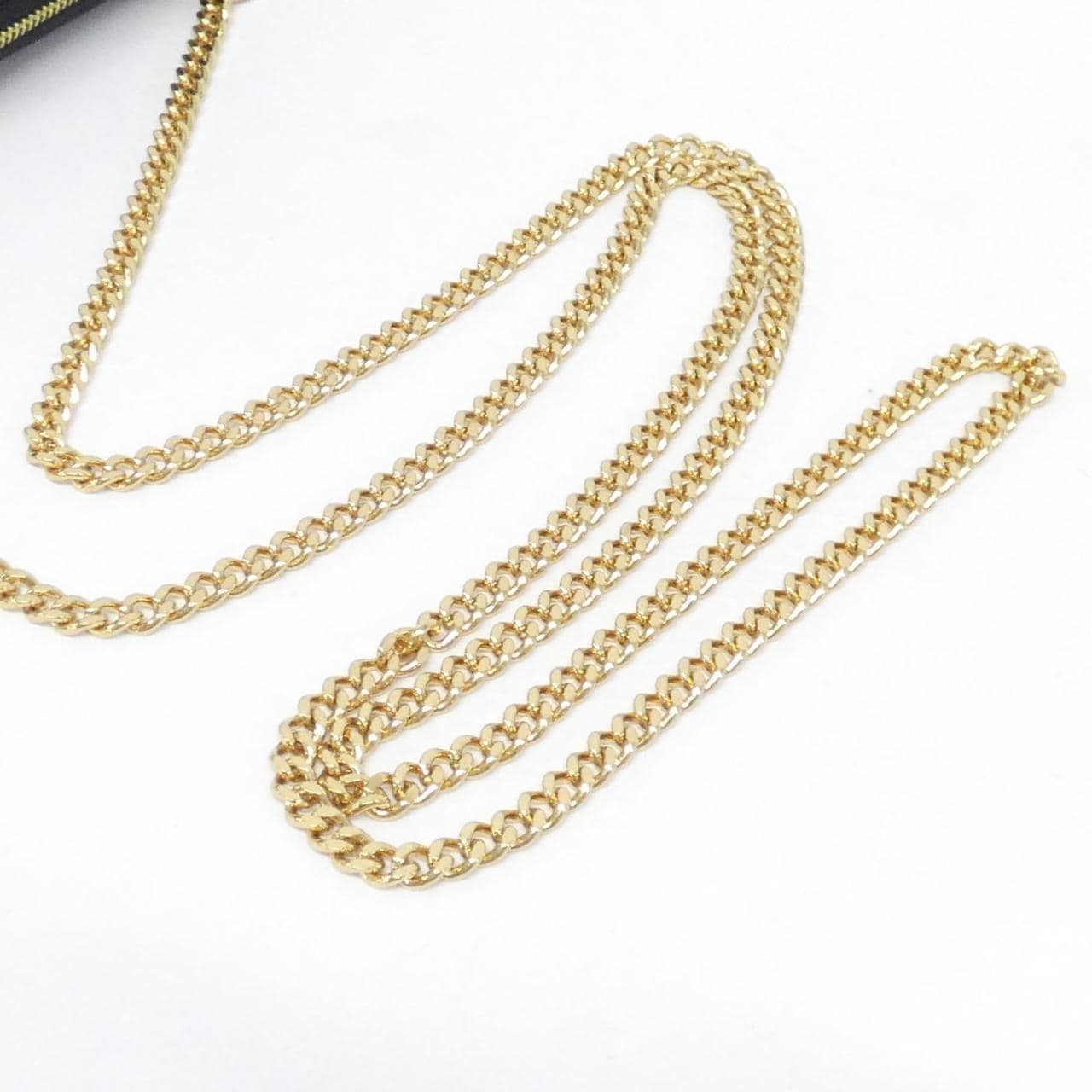 セリーヌ チェーン クラッチ キュイル トリオンフ 10E382GV3 ショルダーバッグ