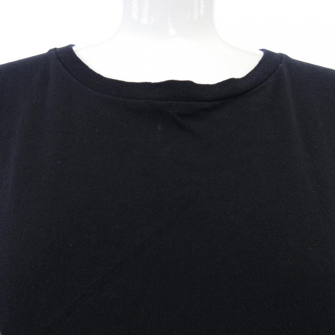SAINT LAURENT T 卹
