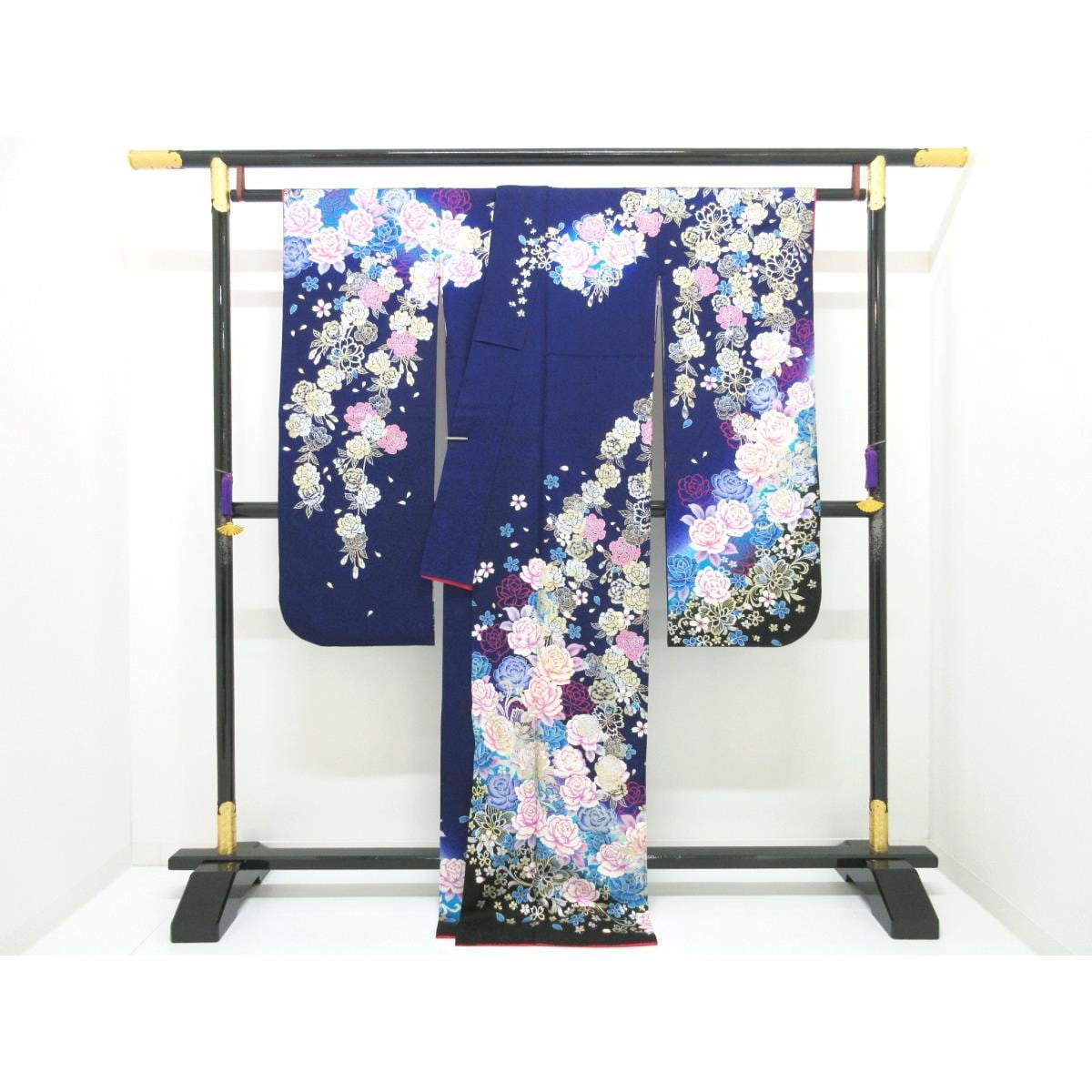 振袖　友禅金彩加工　刺繍入りボカシ染