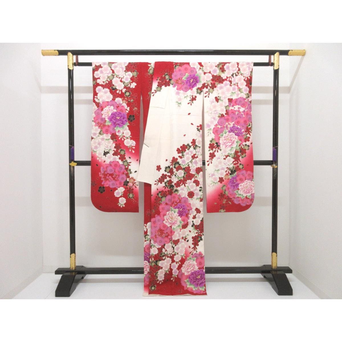 振袖　友禅金彩加工　刺繍入りボカシ染