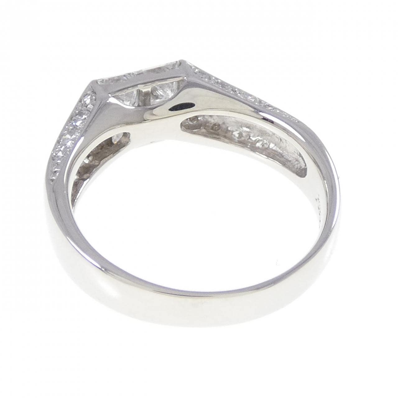 PT900 ダイヤモンド リング 1.00CT