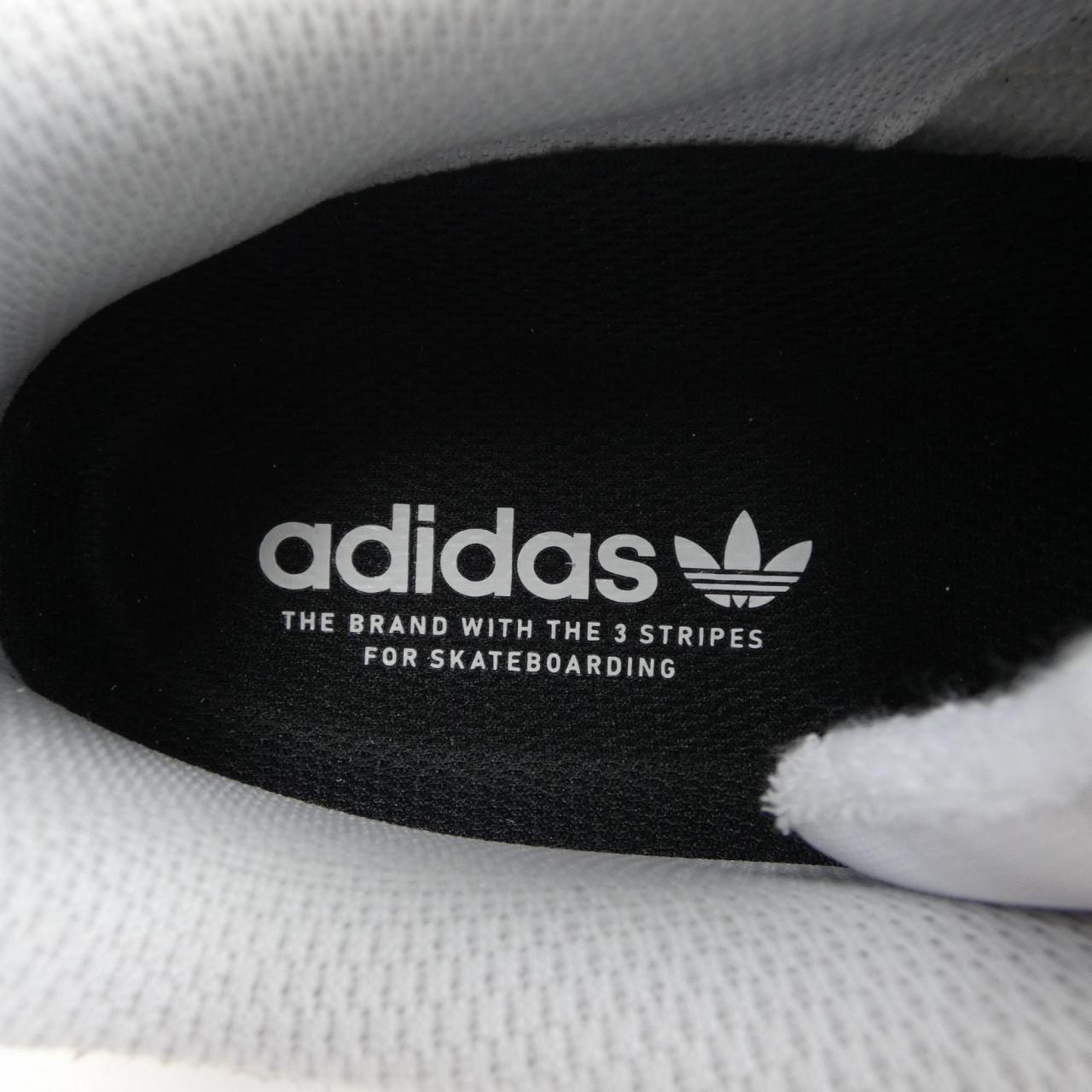 阿迪達斯ADIDAS運動鞋