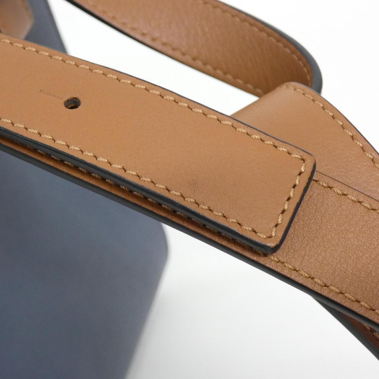 Loewe Hammock 387 12PS35 单肩包