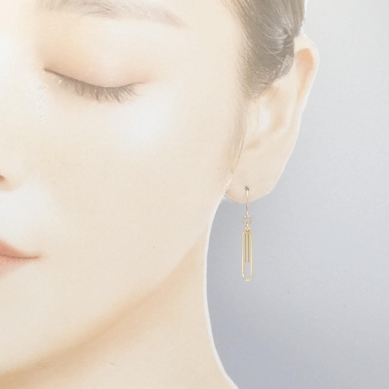 750YG earrings