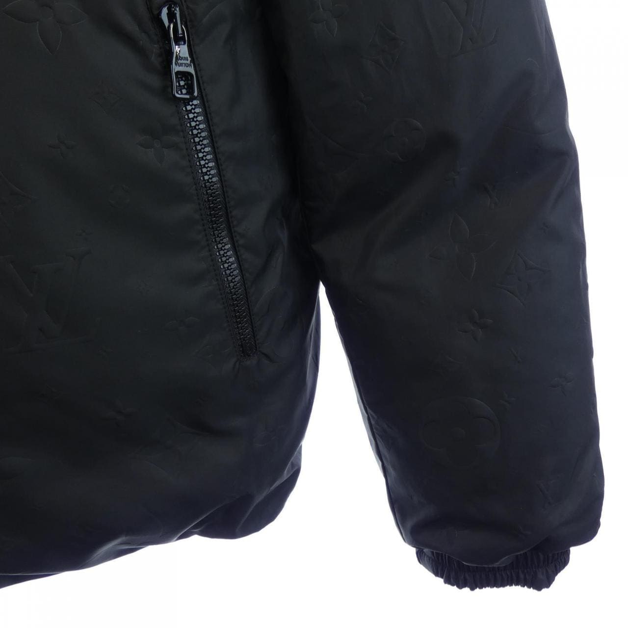 ルイヴィトン LOUIS VUITTON HLB45WAB2 ダウンジャケット