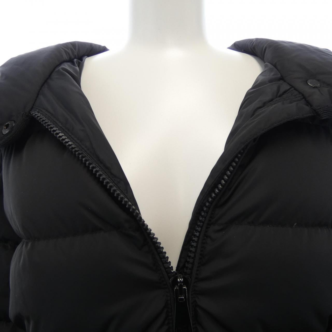 モンクレール MONCLER BETULA ダウンジャケット