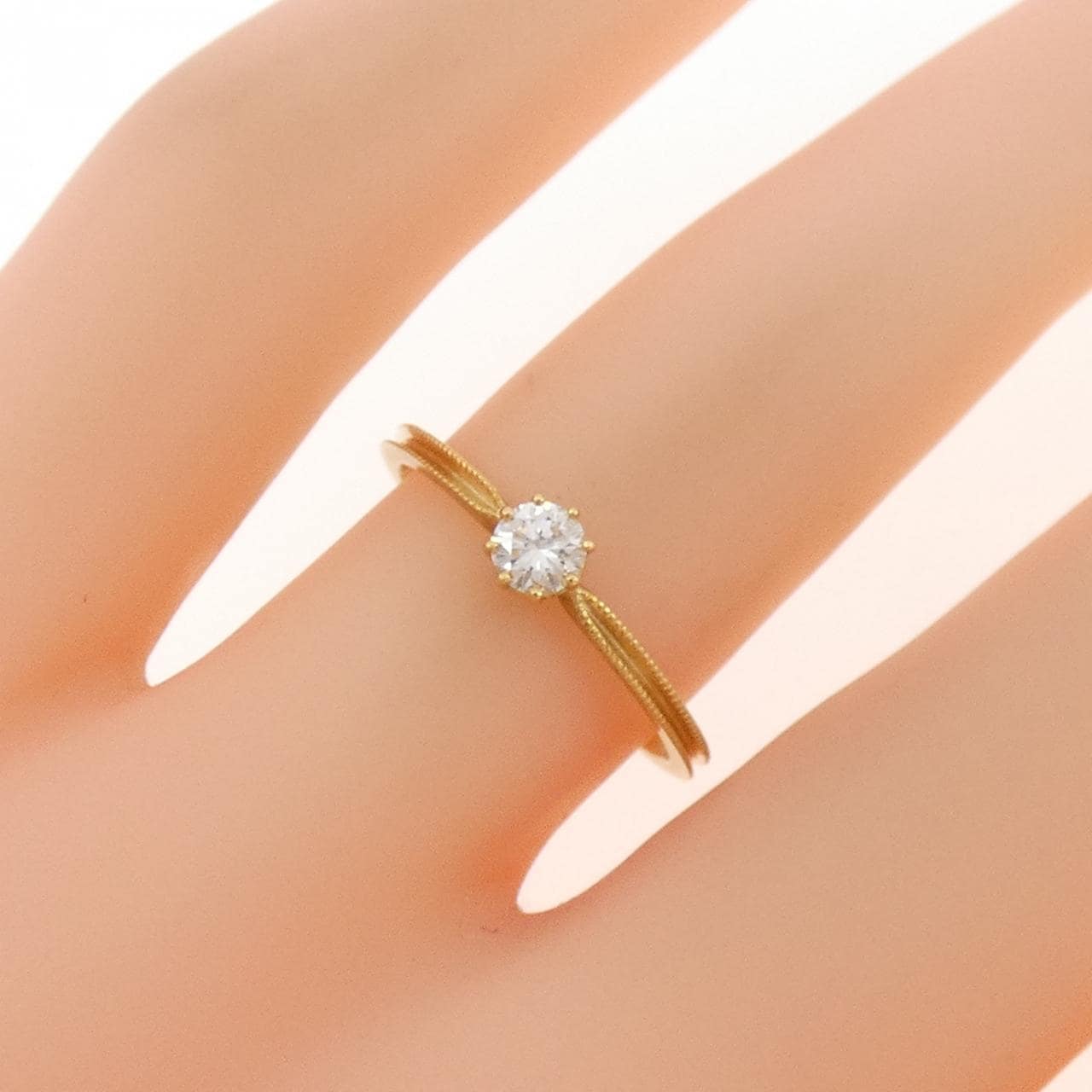アーカー ソルティアラウンド リング 0.15CT