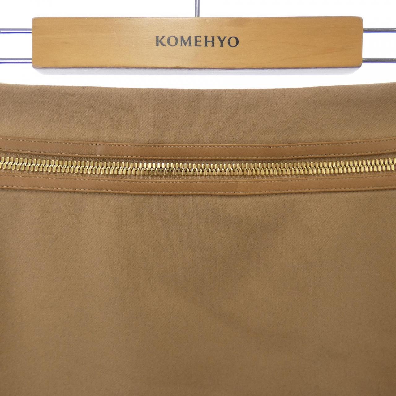 サルヴァトーレフェラガモ SALVATORE FERRAGAMO スカート